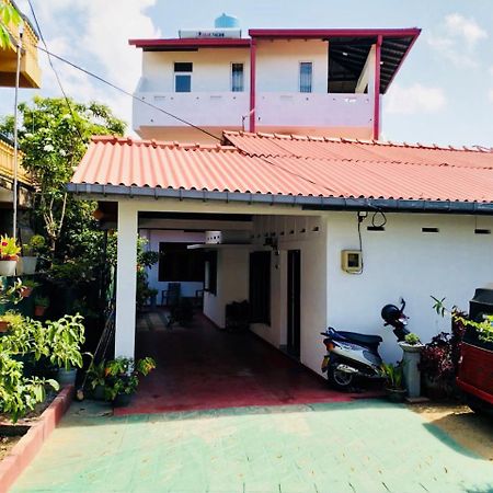 Hikkaduwa Family Inn Kültér fotó