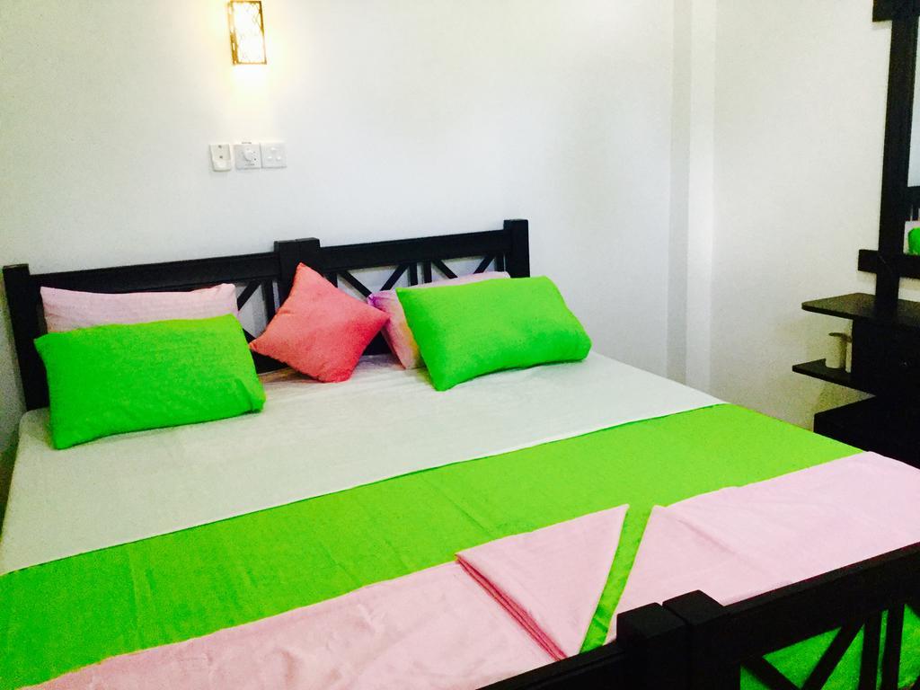 Hikkaduwa Family Inn Kültér fotó