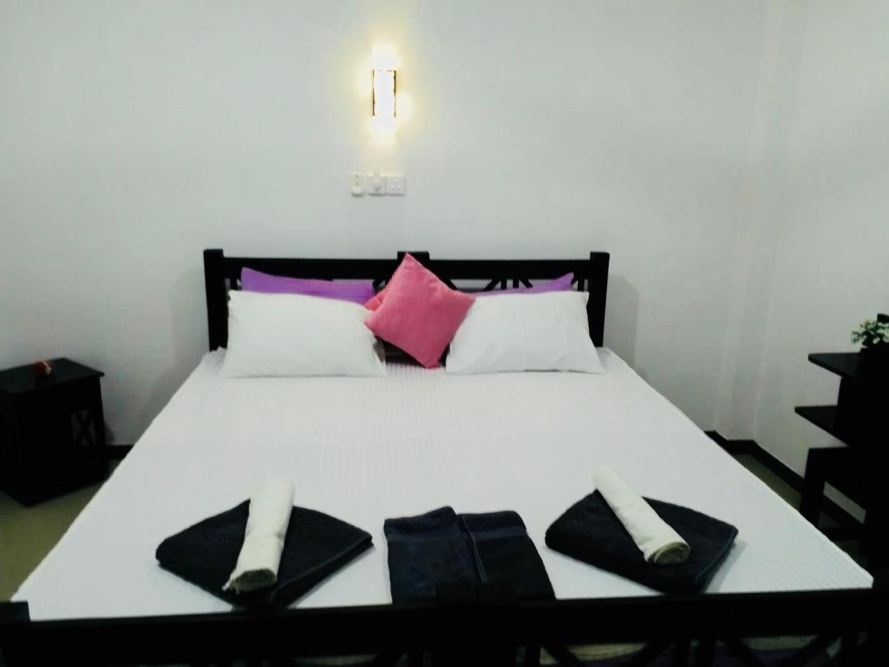 Hikkaduwa Family Inn Kültér fotó