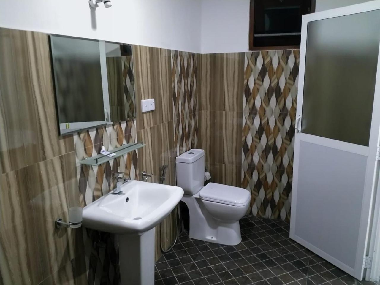 Hikkaduwa Family Inn Kültér fotó