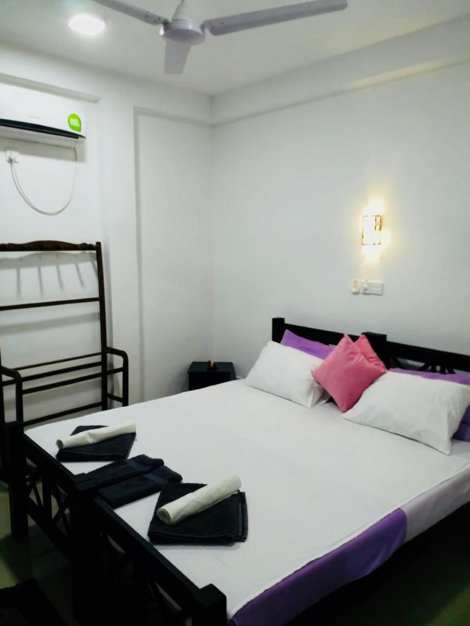 Hikkaduwa Family Inn Kültér fotó
