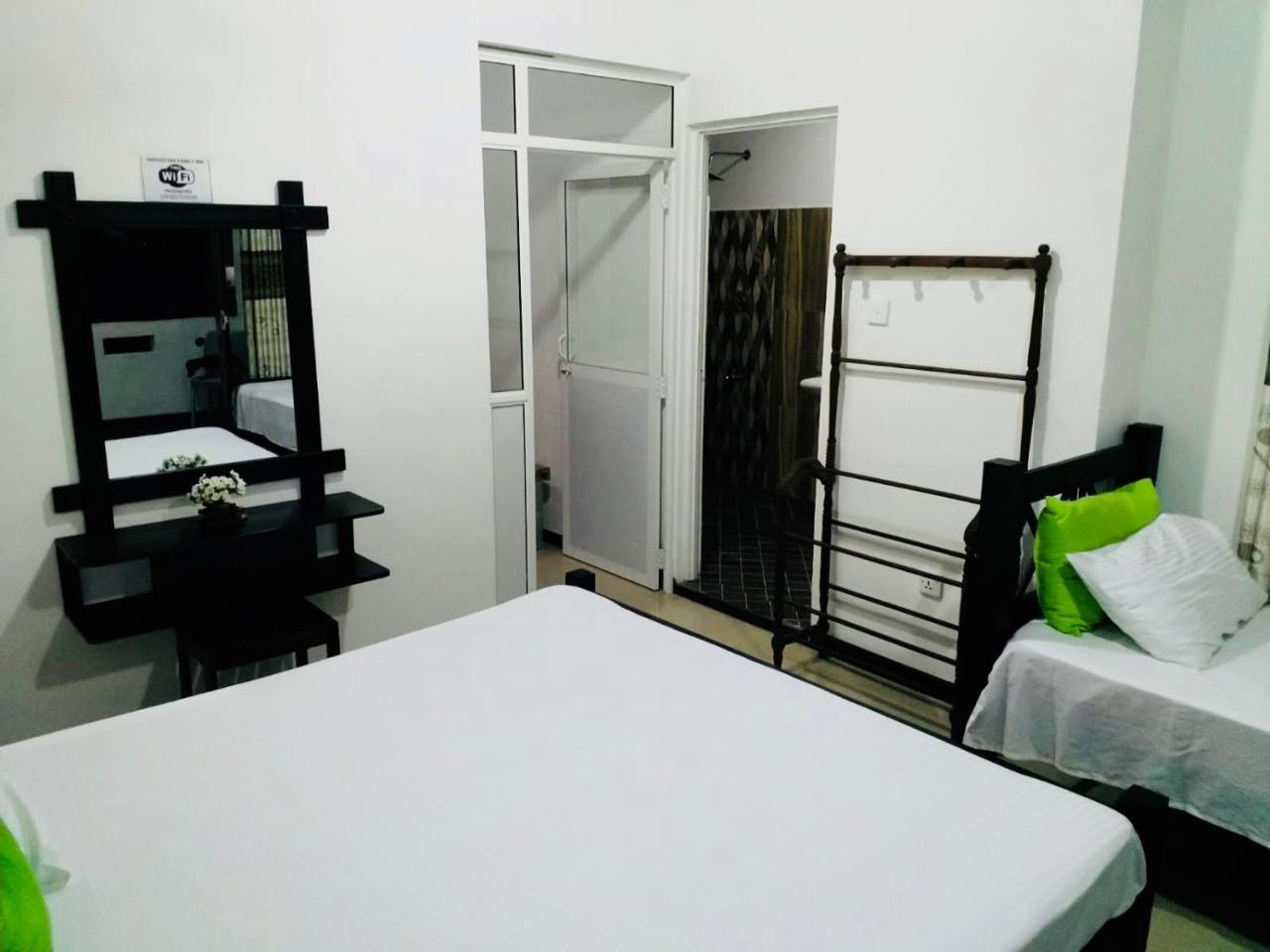 Hikkaduwa Family Inn Kültér fotó