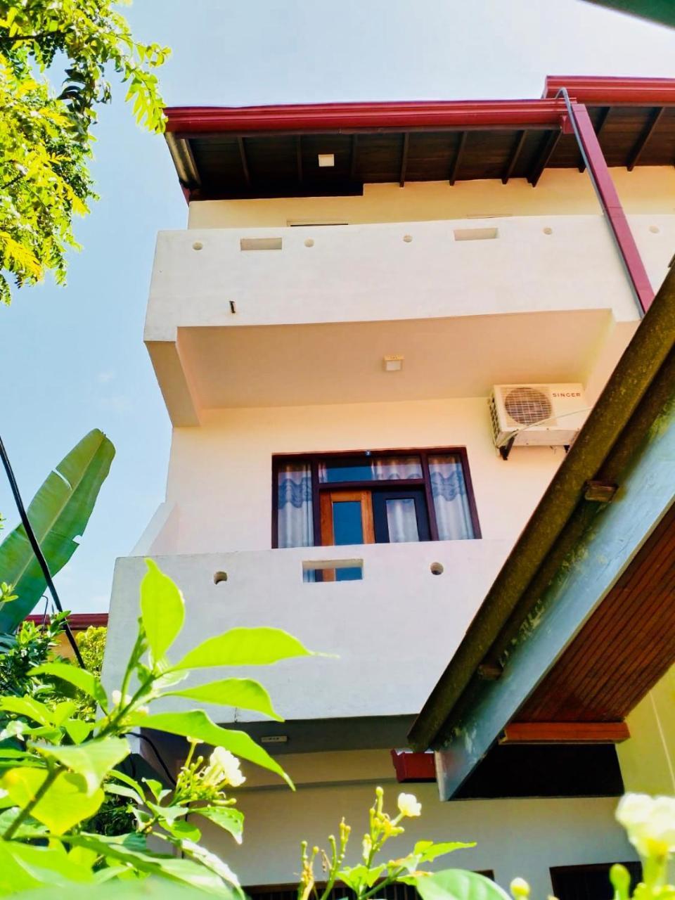 Hikkaduwa Family Inn Kültér fotó
